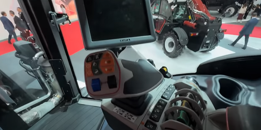 Трактор Ростсельмаш RSM 1370